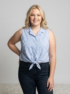 Vintage Fashion Bug Chambray Top 3X Blue Embroidered Sleeveless Tie Front Shirt